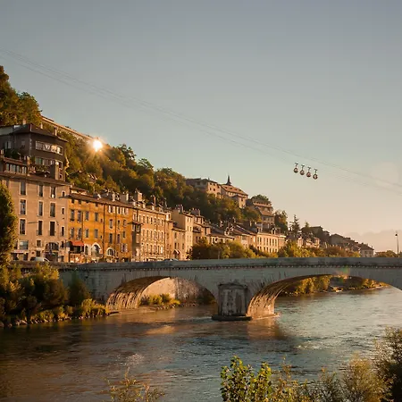 Premiere Classe Grenoble Sud - Universite Hotel